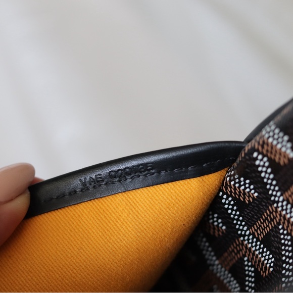 GOYARD Men Goyardine Ambassade PM Black - Picture 15 of 16